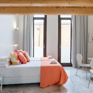 https://malaga-city-breaks.hotelsinnerja.org